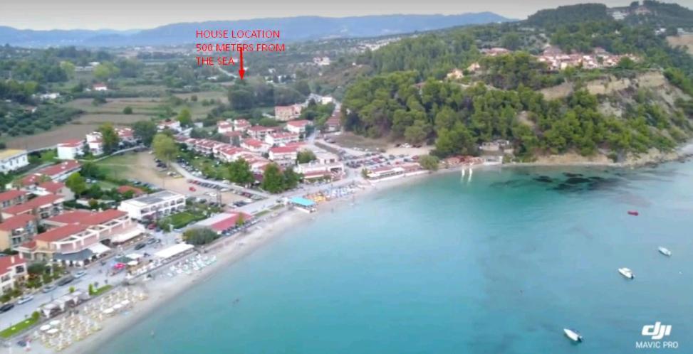 To Petrino Spiti Apartment Посиди Екстериор снимка