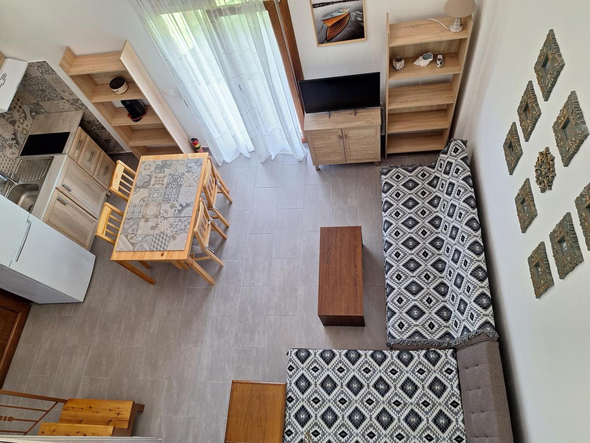 To Petrino Spiti Apartment Посиди Стая снимка