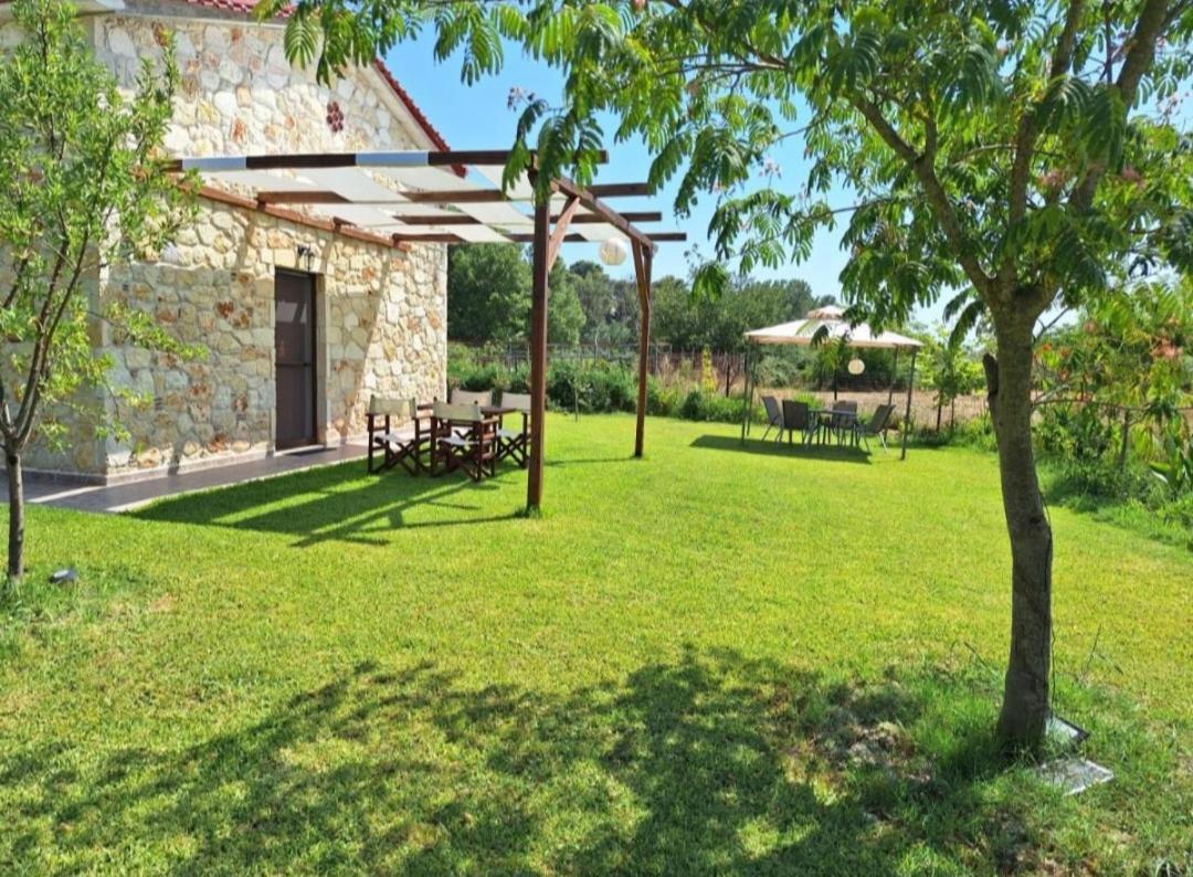 To Petrino Spiti Apartment Посиди Стая снимка